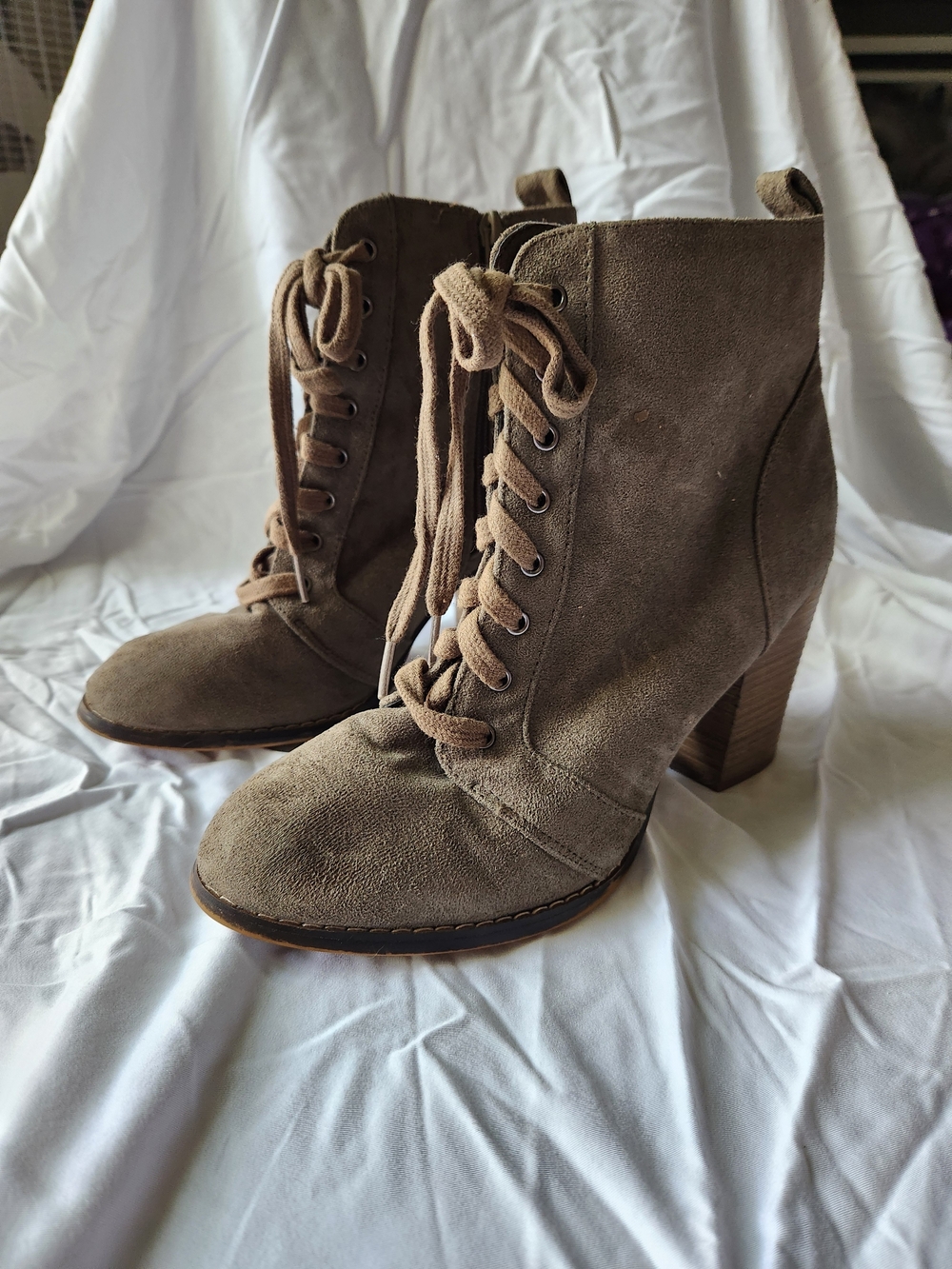 Candie's Taupe Ankle Boots - 10